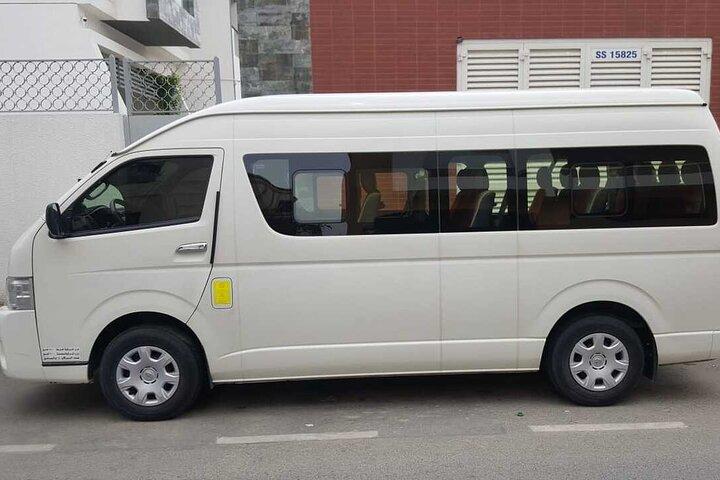 Serviço de chegada e partida no Aeroporto de Dubai com SUV e Mini ônibus