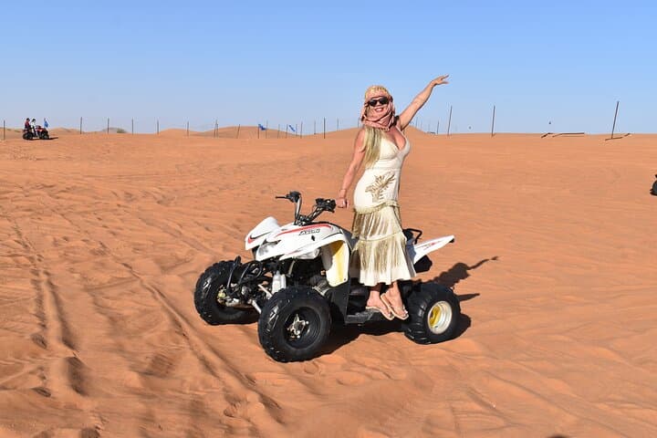 Dubai: Desert Safari, Quad bike and Sand boarding with BBQ Dinner