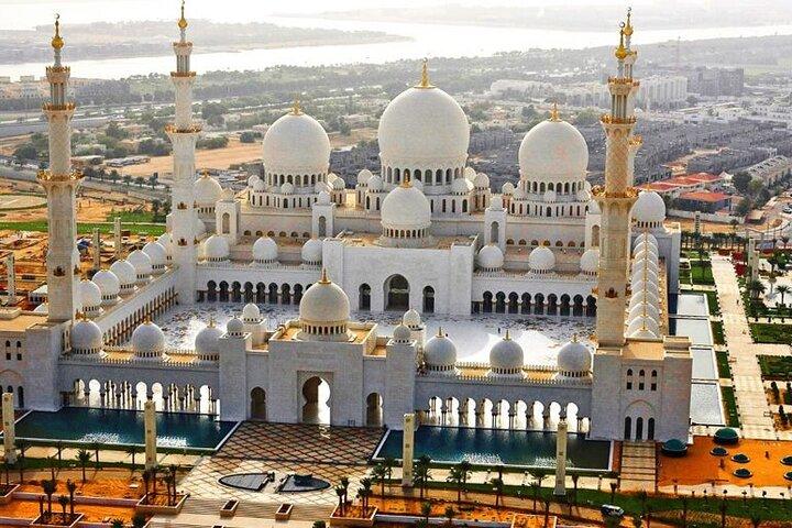 Exclusive tour To Qasr al Watan and Sheikh Zayed Mosque Abu Dhabi