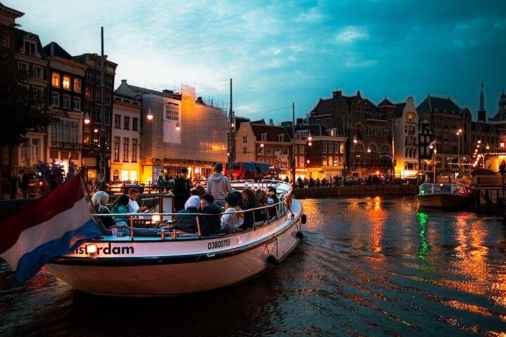 Amsterdam : Tour in barca Bulldog, Fumatori inclusi 2 Bevande