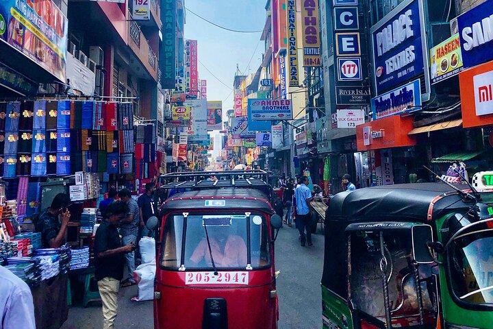 Sri Lanka Personal Tour Driver in privévoertuig