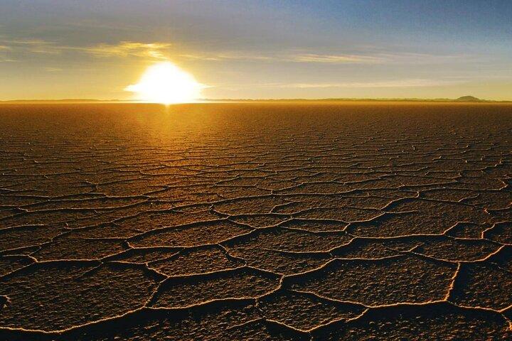 Private Tour in den Uyuni-Salinen mit Weinprobe