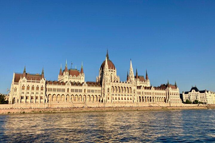 8-stündige private Stadtrundfahrt durch Budapest mit dem Auto/Minivan