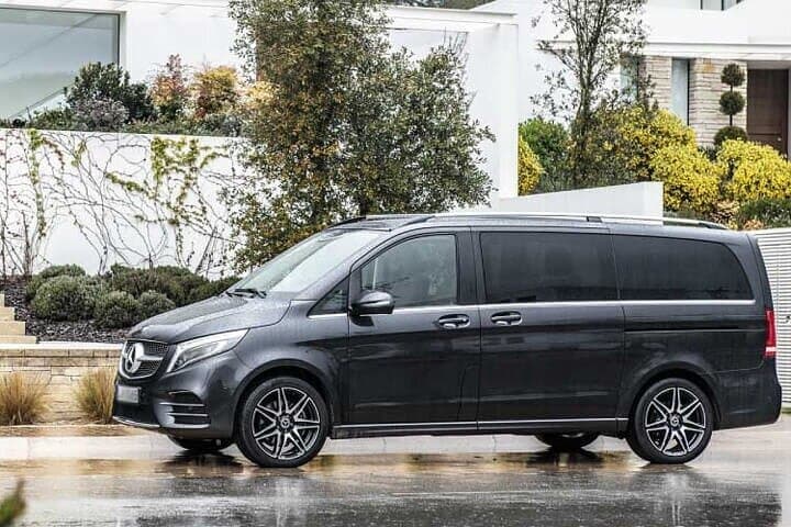 Round Trip Private Transfer Berlin Brandenburg BER to Berlin City by Luxury Van