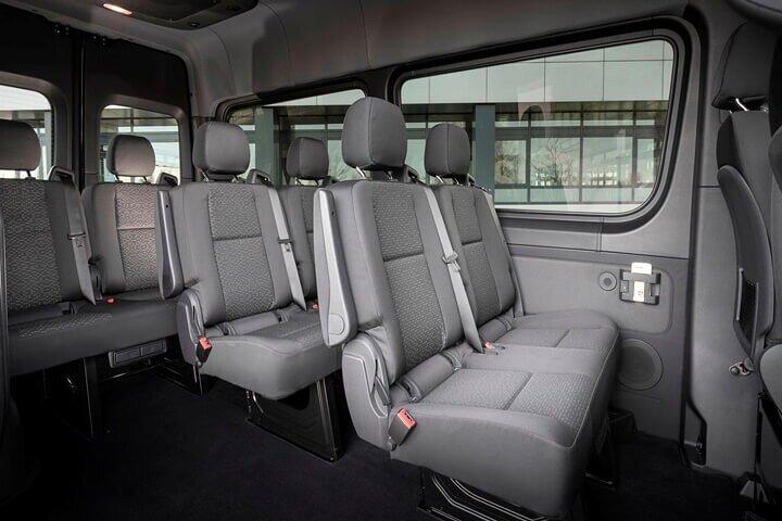 Arrivée en minibus privé de Vienna Airport VIE à Vienna City