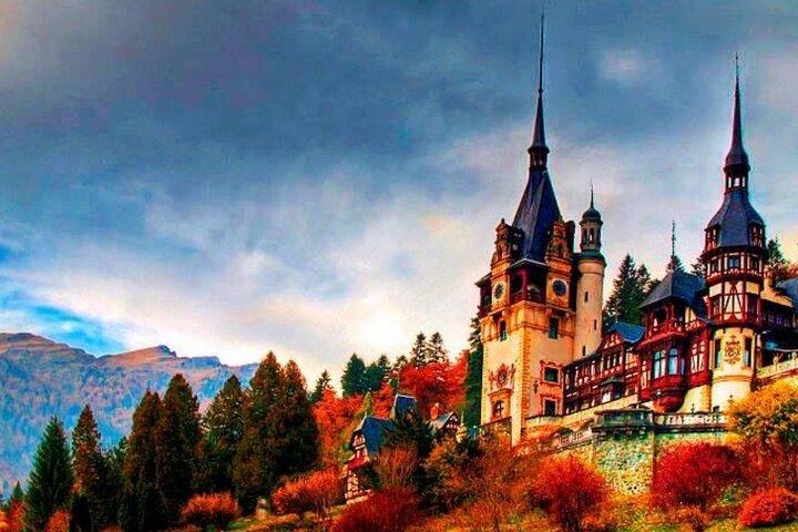Tour privado de día completo a Sinaia, Bran y Brasov desde Bucarest