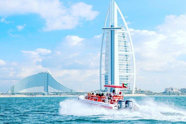 Adrenalin-Spaßtour mit Love Boats in der Dubai Marina