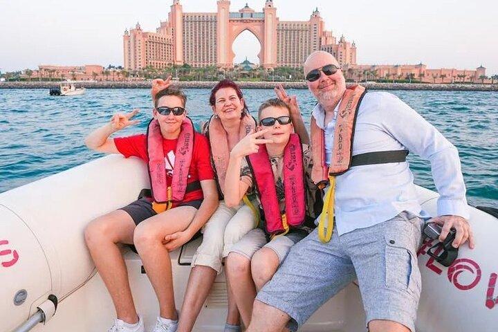 Adrenalin-Spaßtour mit Love Boats in der Dubai Marina
