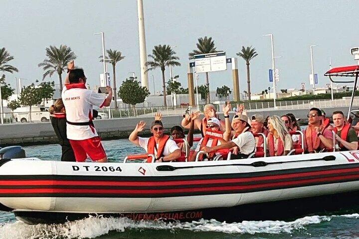 Adrenalin-Spaßtour mit Love Boats in der Dubai Marina