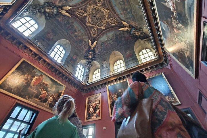 Tour privado al Louvre por la noche para niños