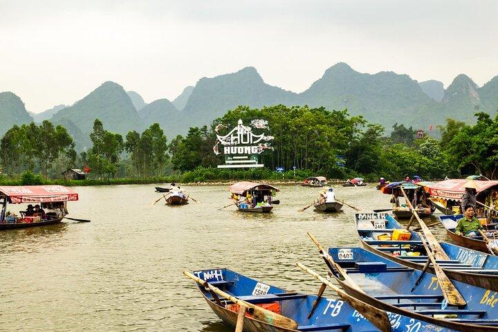 Tagestour in der Parfümpagode mit Mittagessen ab Hanoi