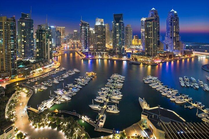 Tour privato di 4 ore in yacht a Dubai Marina da Dubai