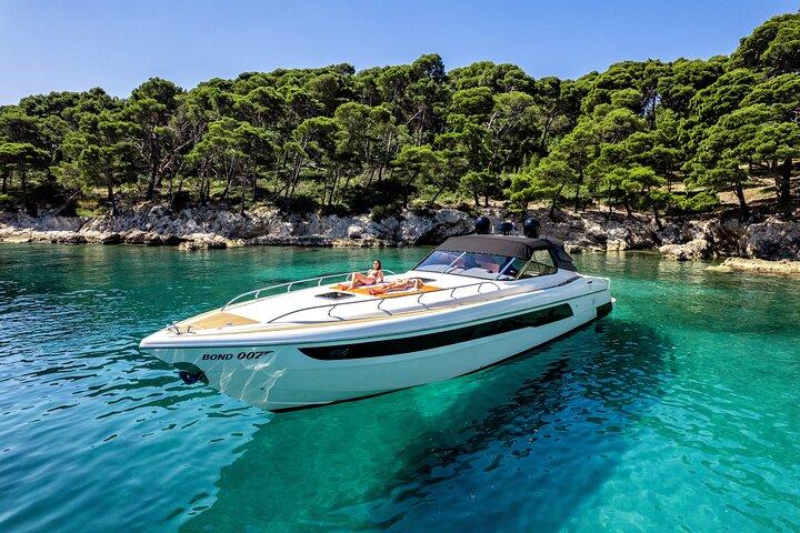 Låsa upp Mljet Island's Secrets: Private Boat Experience