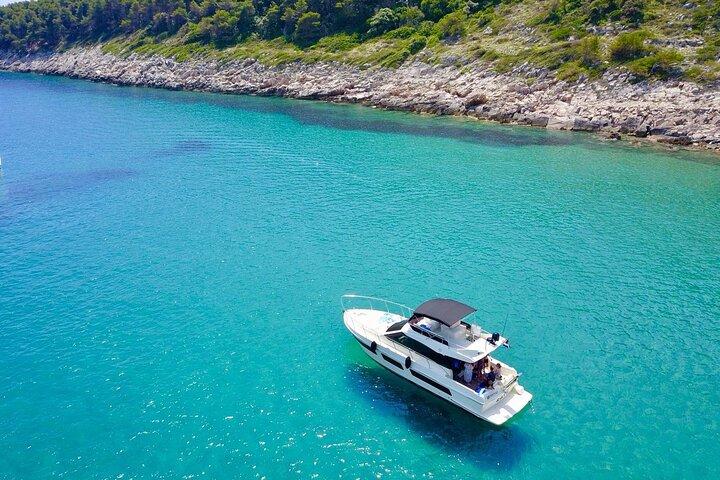 Låsa upp Mljet Island's Secrets: Private Boat Experience