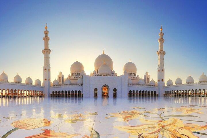 Tour privato della città di Abu Dhabi da Dubai in veicolo 4 per 4