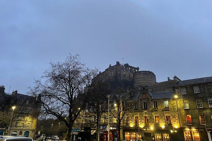 Transferência privada de luxo da cidade de Edimburgo para o aeroporto de Glasgow
