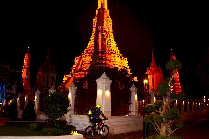Bangkok Night Bike Tour - Recogida en el hotel y cena