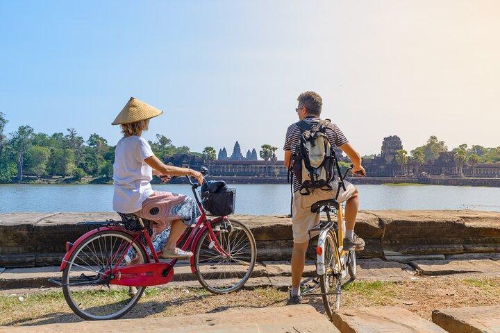 Passeio particular de bicicleta pela zona rural de Siem Reap com especialista local