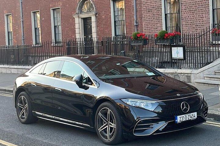 ダブリン空港送迎： 車両ごとのDUBへのラグジュアリー送迎