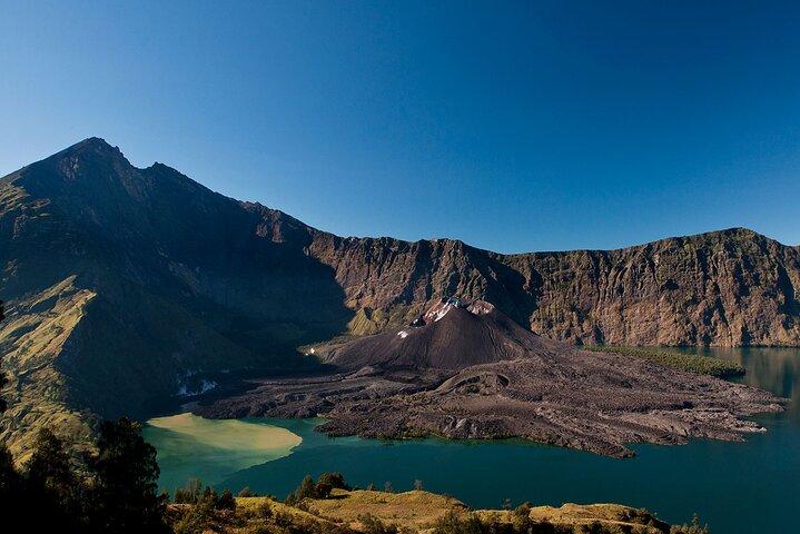 リンジャニ山山頂での湖ハイキング付き 3 日間ツアー
