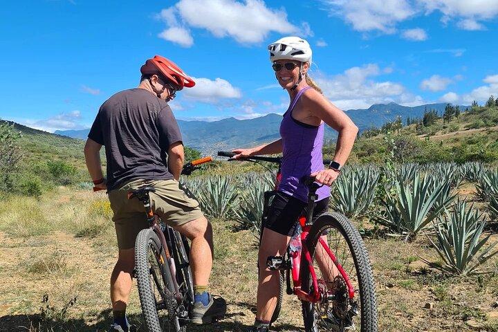 Tour in mountain bike dei sentieri del Monte Albán e dell'Atzompa | Piccolo gruppo
