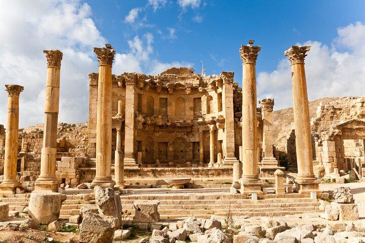 Tour privado de día completo a Umm Qais, Jerash y Ajloun desde Ammán
