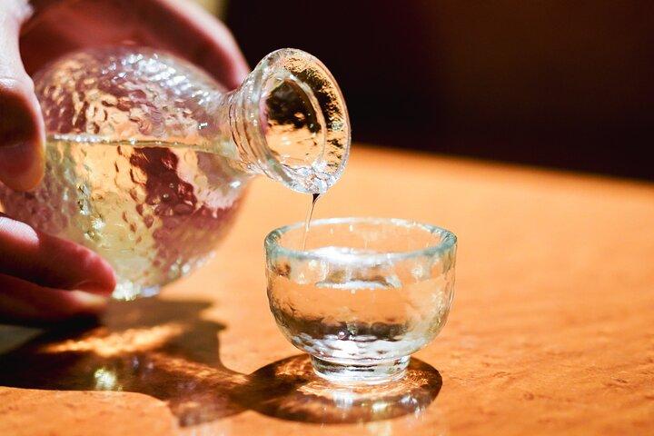 Kyoto Night Foodie Tour in Gion (9 + Gerichte + 6 Sake-Verkostungen)