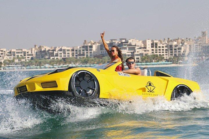 Experiencia de coche de reacción en Dubai con vistas al Burj Al Arab
