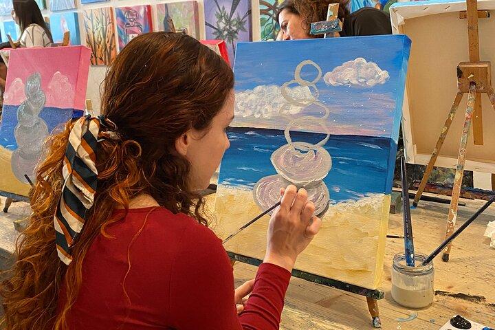 Maleri & Vin Workshop i en kunststudio i Barcelona