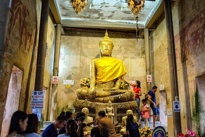 Bangkok : Amphawa Float Market & Maeklong Railway Evening Tour