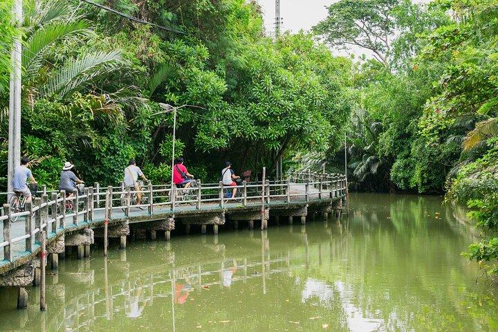 バンコク サイクリング ツアー クローン トゥーイ マーケットとバーン クラチャオ島
