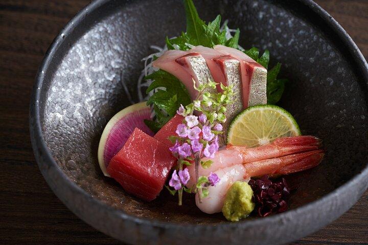 Tokyo Bar Hopping i Shinjuku: Free-flow, Fuld middag, Golden Gai