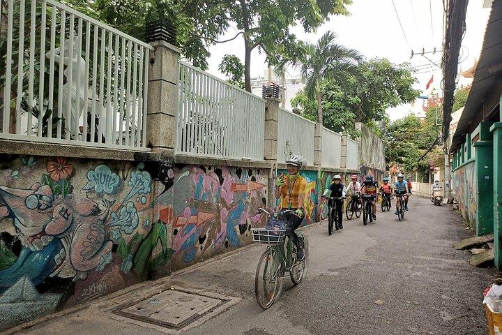 サイゴンの路地裏を自転車で巡る半日探検