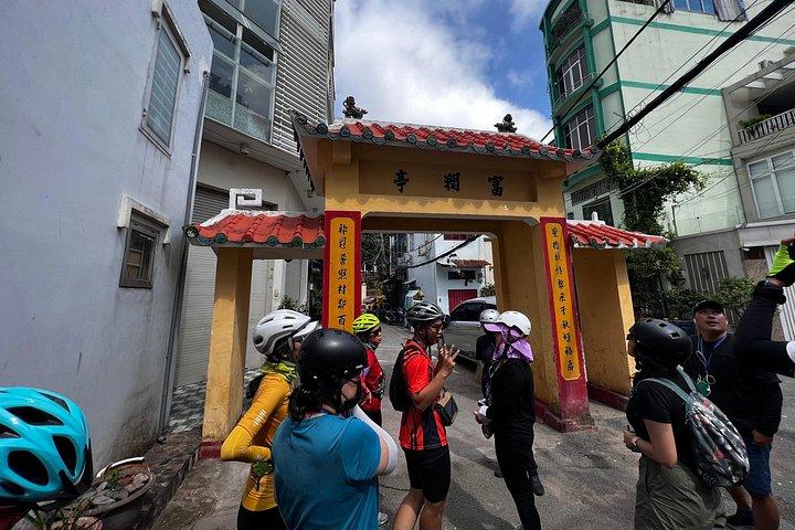 サイゴンの路地裏を自転車で巡る半日探検