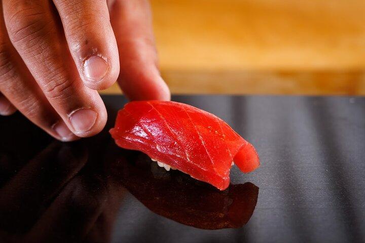 Tokio Omakase Sushi & A5 Wagyu Premium Foodie Tour en Shinjuku