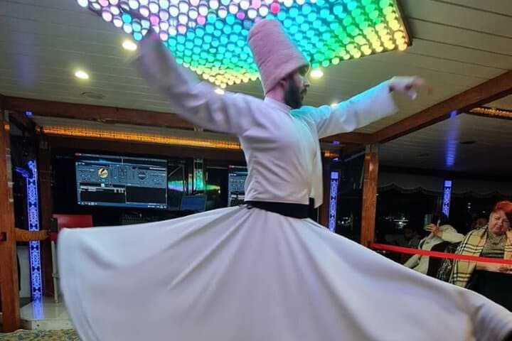 Bosphorus Dinner Cruise Tour With Turkish Night Show