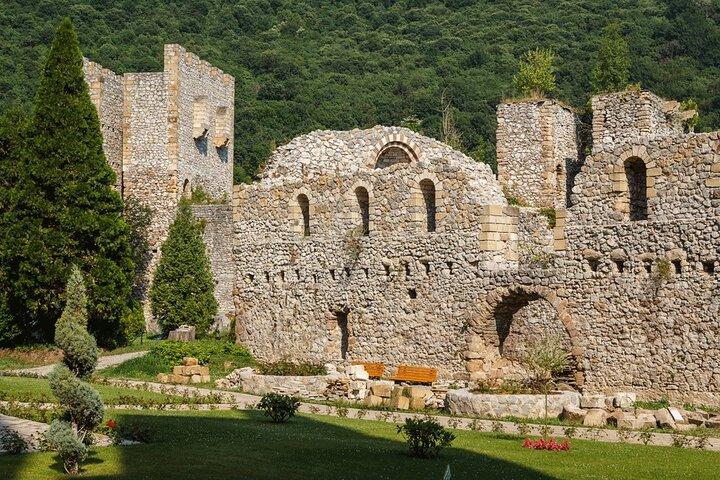 ベオグラードからの日帰り旅行：東部セルビアの宝石