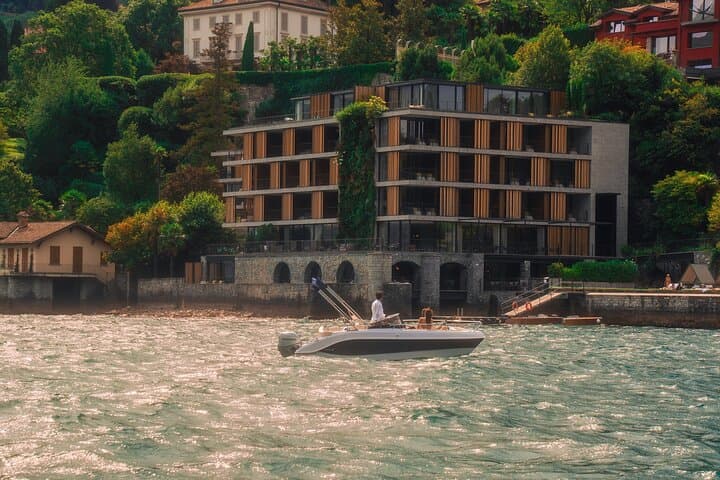 Private Boat Tour on Lake Como with Prosecco