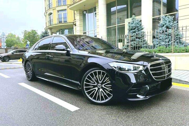Privater Transfer: Madrid zum Flughafen Madrid MAD im Luxusauto