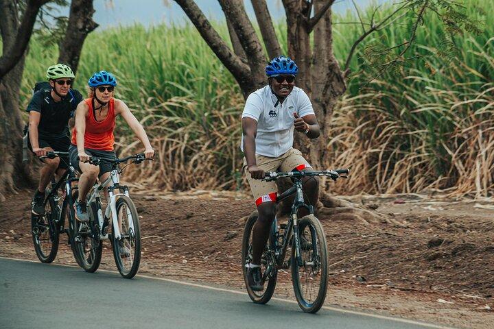 Pedalea hasta las pintorescas aguas termales de Kikuletwa