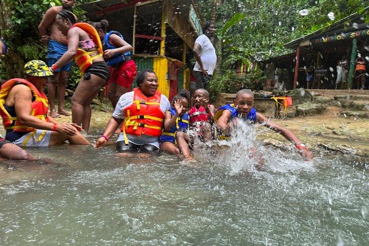 Dagstur till Blue Hole, Dunn's River och River Tubing med LUNCH