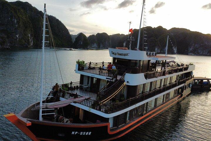 居心地の良いブティック クルーズ - ランハ湾とカットバ島探検 3 日間