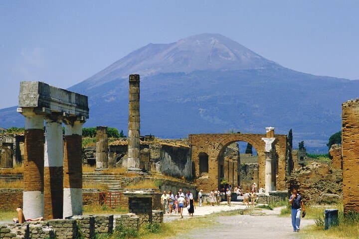 From Naples: Private Tour to Pompei, Sorrento and Amalfi