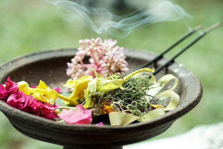 タバナンでのプライベートなバリ式浄化と祝福の儀式