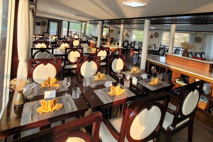 Halong Bay 2-tägige Deluxe-Kreuzfahrt mit Kajak- und Kochvorführung