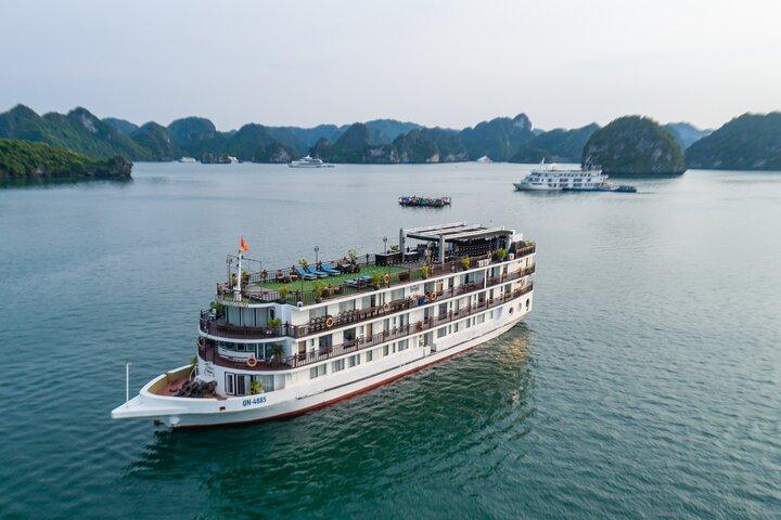 Halong Bay 2-tägige Deluxe-Kreuzfahrt mit Kajak- und Kochvorführung