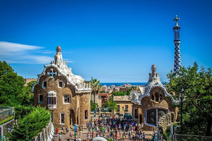 Segelerlebnis, Sagrada Familia & Park Güell Kleingruppentour