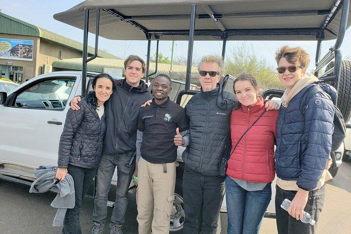 Safari Privato Game Drive + Rhino Breve passeggiata