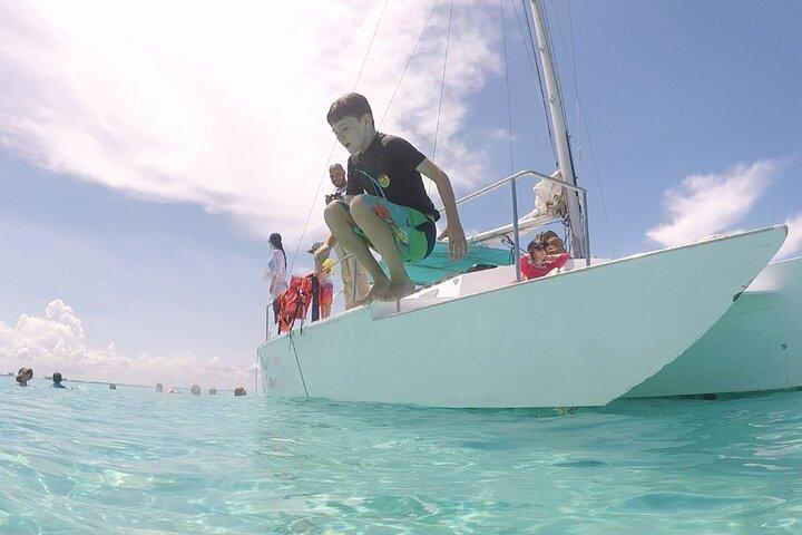 Snorkeling de catamarã com Openbar e almoço Cancún até Isla Mujeres