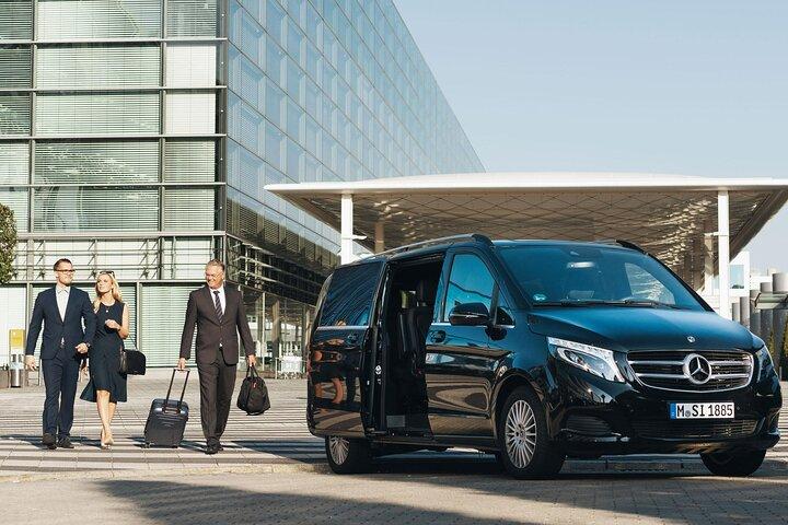 Trasferimento privato in partenza da Parigi agli aeroporti CDG o ORLY